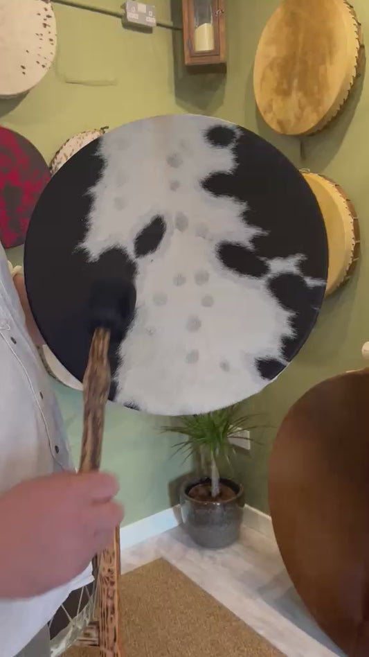 🖤 THE KEEPER OF BALANCE 🤍 16"Cow hide.